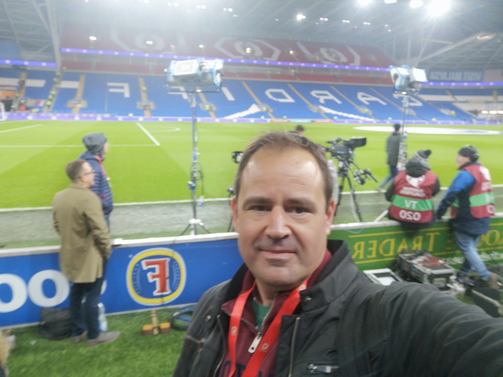 Read more about the article Cardiffból jelentjük – Csillagos ötös magyar szurkolás, de az Eb egyelőre csak álom