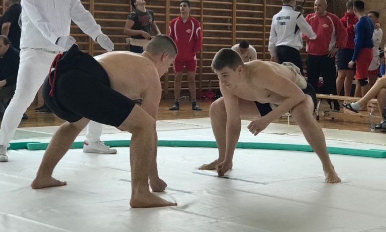 Read more about the article Szumó – Több mint 40 magyar induló az utánpótlás Eb-n