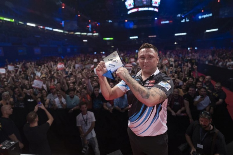 Read more about the article Hungarian Darts Trophy – Véget ért a sporttörténelmi verseny, a világbajnoki címvédő győzött