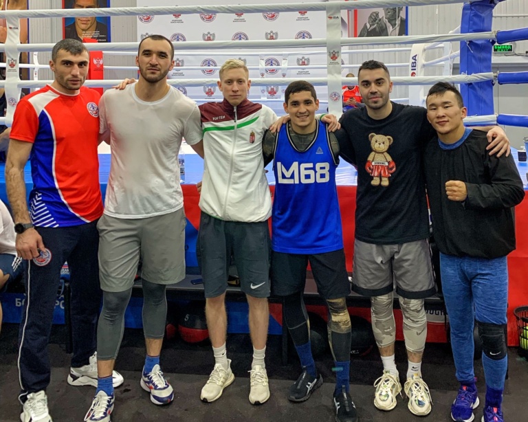 Read more about the article Olimpiai bajnokkal készült az újabb ökölvívó sikerekre a kick-boxos Veres Roland