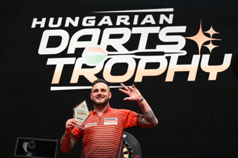 Read more about the article Hungarian Darts Trophy – Rendhagyó versenyen győzött Joe Cullen