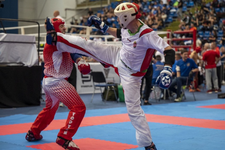 Read more about the article Jól sikerült edzőtáborral készültek a kick-box vb-re a pointfightingosok