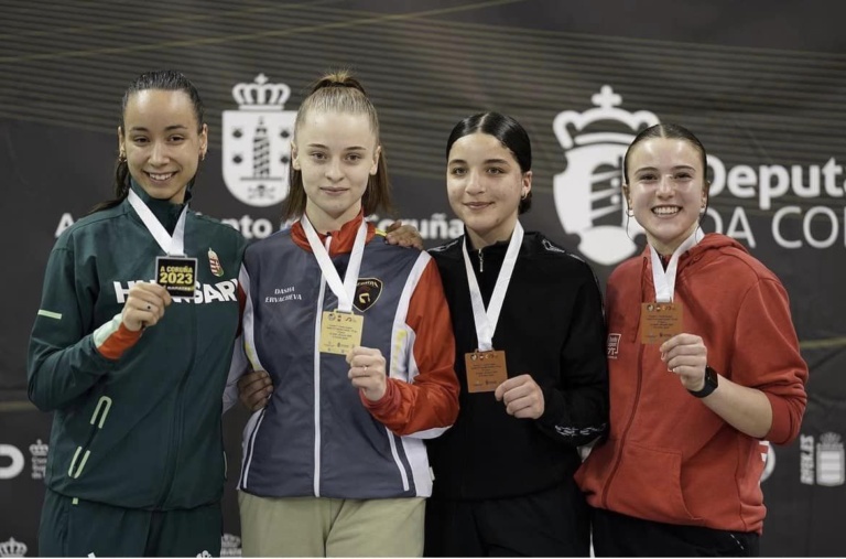 Read more about the article Hat érem az ifjúsági karate világkupán