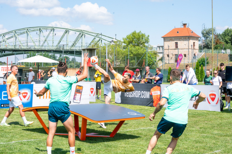 Read more about the article Rangadók és meglepetések az I. Teq Fesztivál nyitónapján