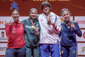 Karate-vb – Hárspataki ezüstérmes, Kákosy világbajnok