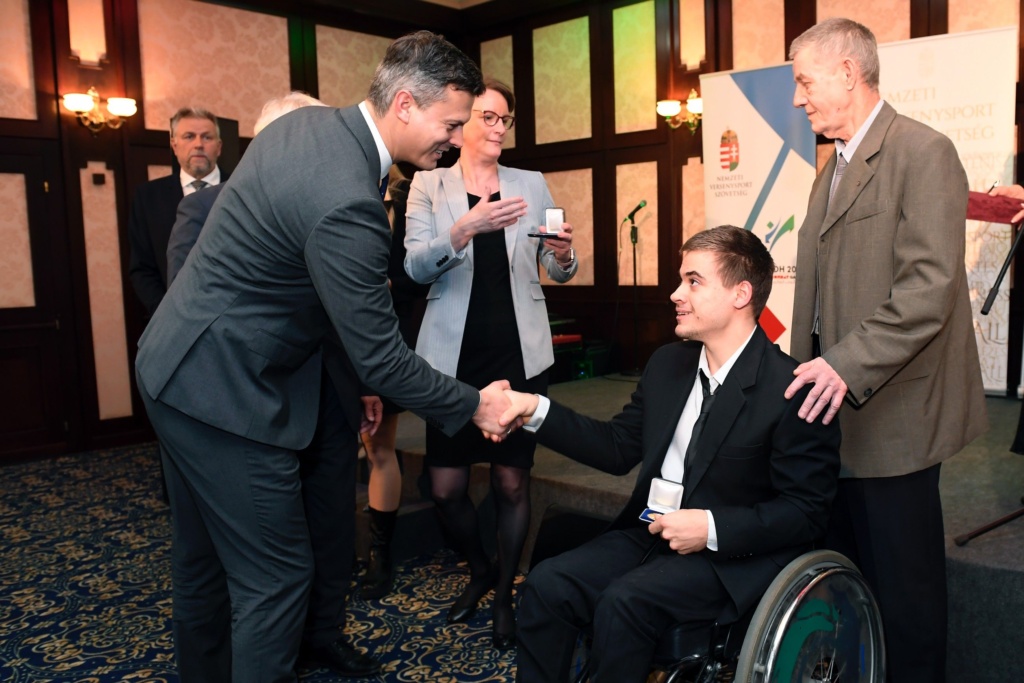 Read more about the article A Küzdősportok Világjátékán szerepelt magyar csapatot köszöntötték!