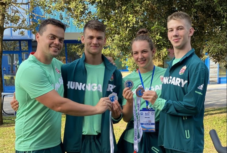 Read more about the article Junior uszonyosúszó-világbajnokság: Eredményes nyitónap
