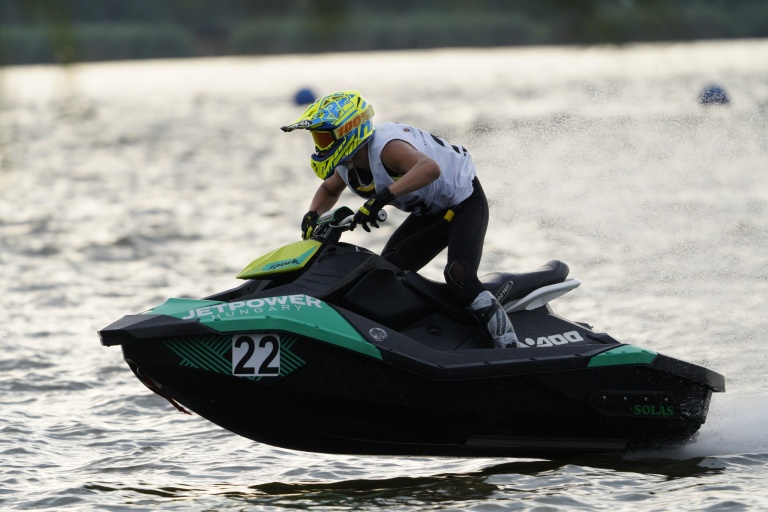 Read more about the article Remekül kezdték a magyarok a hazai rendezésű jet-ski Eb-t