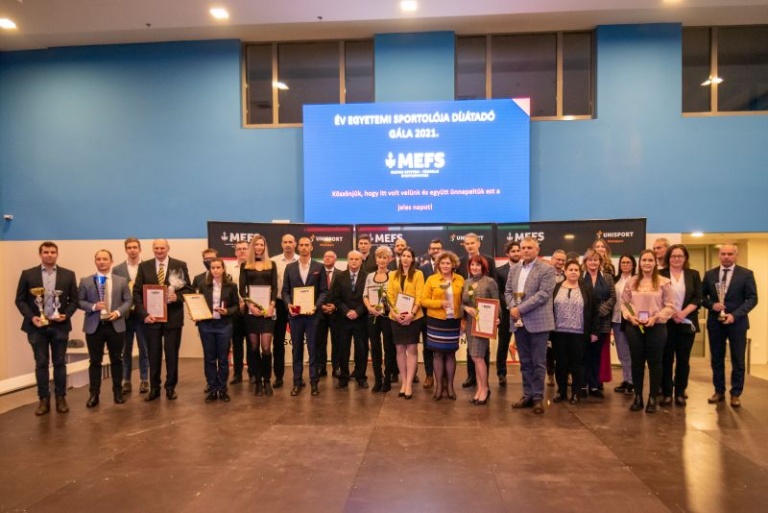 Read more about the article Egyetemista olimpiai és világbajnokok vehettek át díjat a MEFS Gáláján