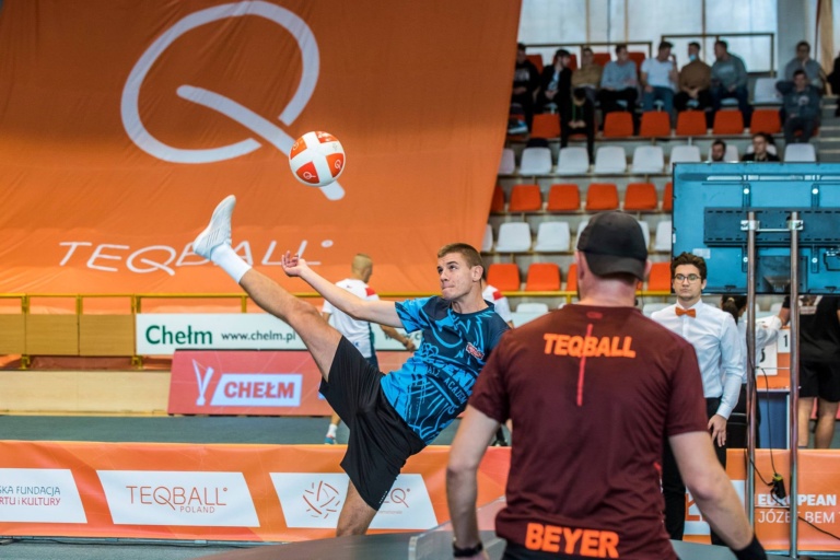 Read more about the article Teqball – A magyarok két aranyat és egy ezüstöt szereztek a World Series-en