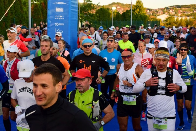 Read more about the article Beteg gyerekeket támogathatnak a futók a XVI. NN Ultrabalatonon