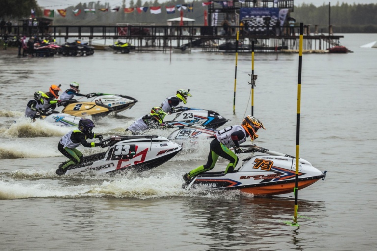 Read more about the article Négy számban indulhatnak az élről a magyarok a leveleki jet-ski Eb-n és junior vb-n