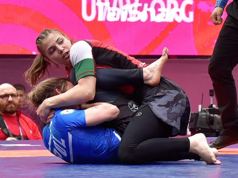 Read more about the article Grappling-vb: Tóth Alexa aranyérmes