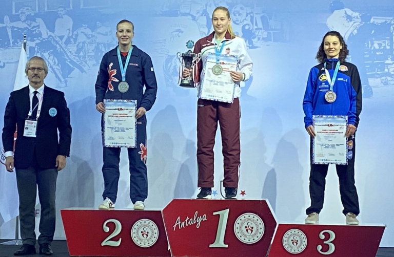 Read more about the article A tatamin harcos, a magánéletben visszafogott a világbajnok kick-boxos lány