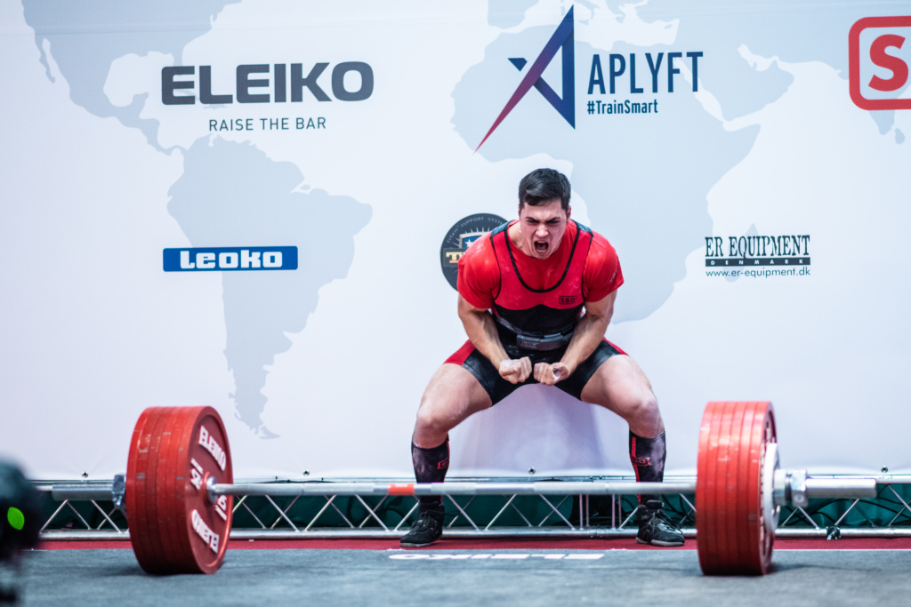 Read more about the article Erőemelés – Kezdődik az Eb!