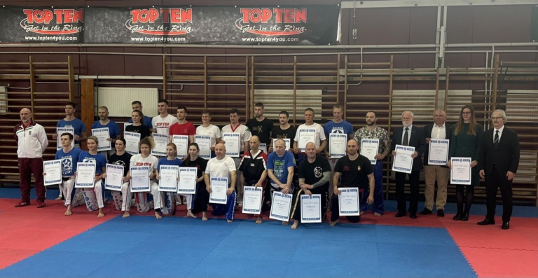 Read more about the article Ezúttal a fekete övekért harcoltak a kick-boxosok