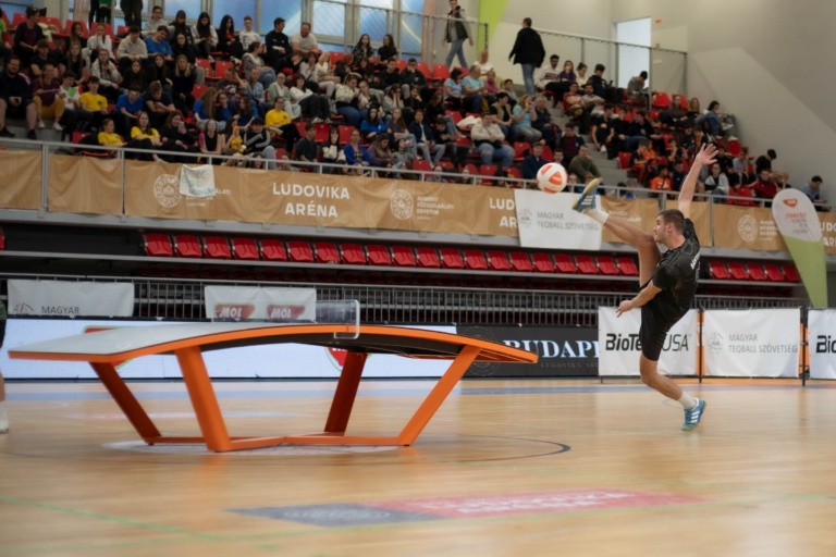 Read more about the article Kezdetét vette a teqball országos bajnokság
