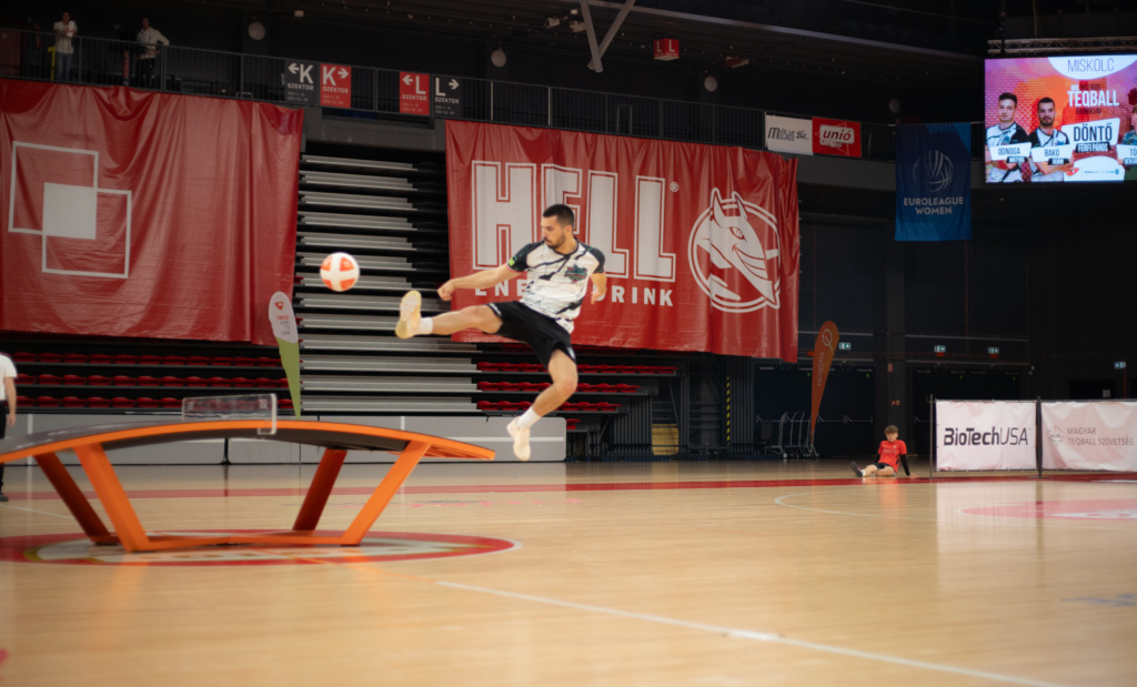 Read more about the article Teqball – Miskolcon folytatódott az ob