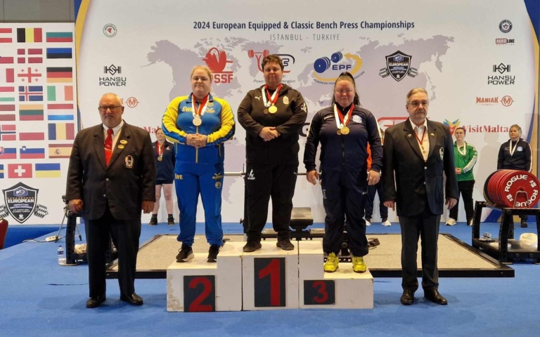 Read more about the article Fekvenyomó Eb – Tizenkét magyar érem Isztambulban
