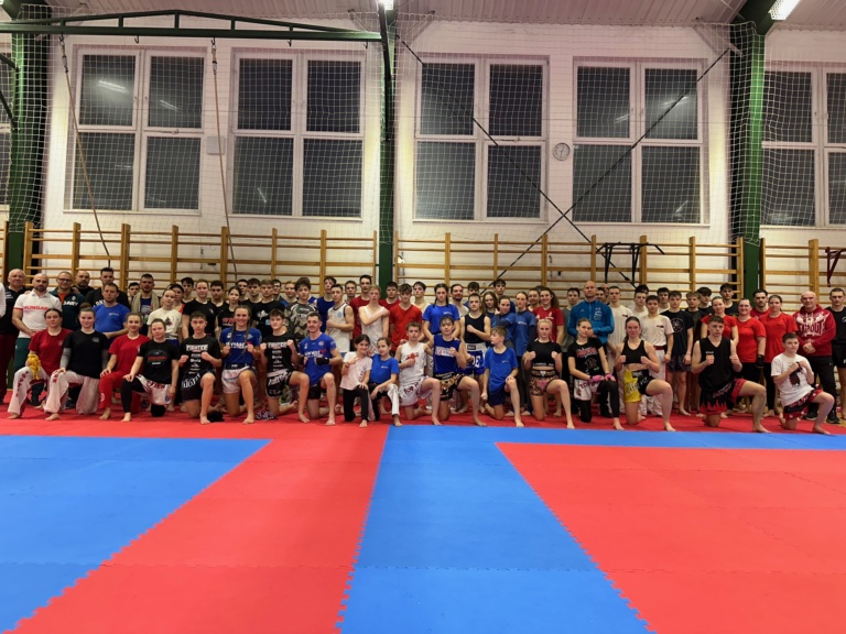 Read more about the article Készen állnak a versenyidényre a hazai kick-boxosok
