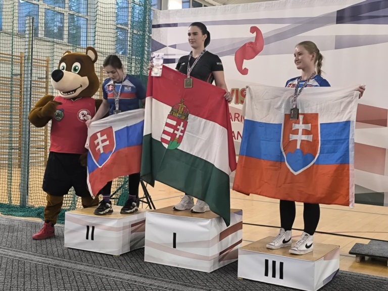 Read more about the article Szkander – Elsöprő magyar siker a V4-es országok versenyén