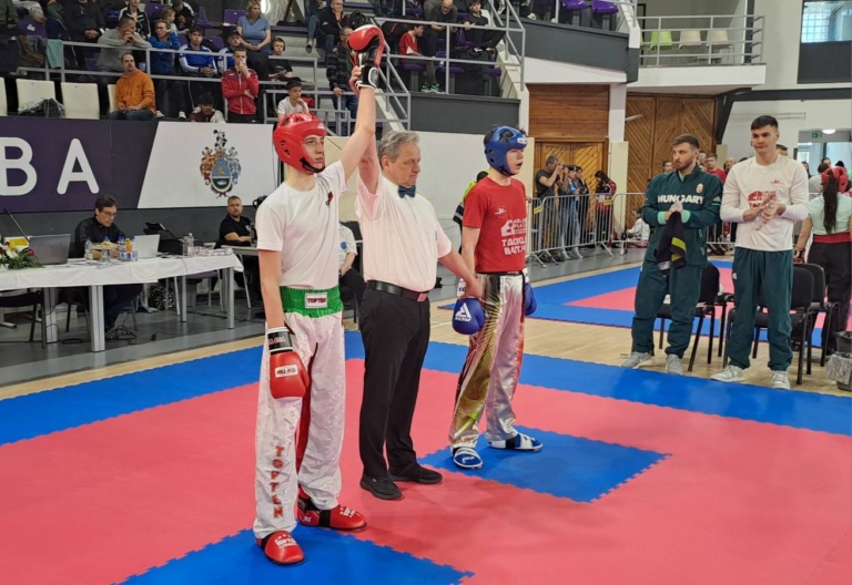Read more about the article Egyre népszerűbb a kick-box a fiatalok körében