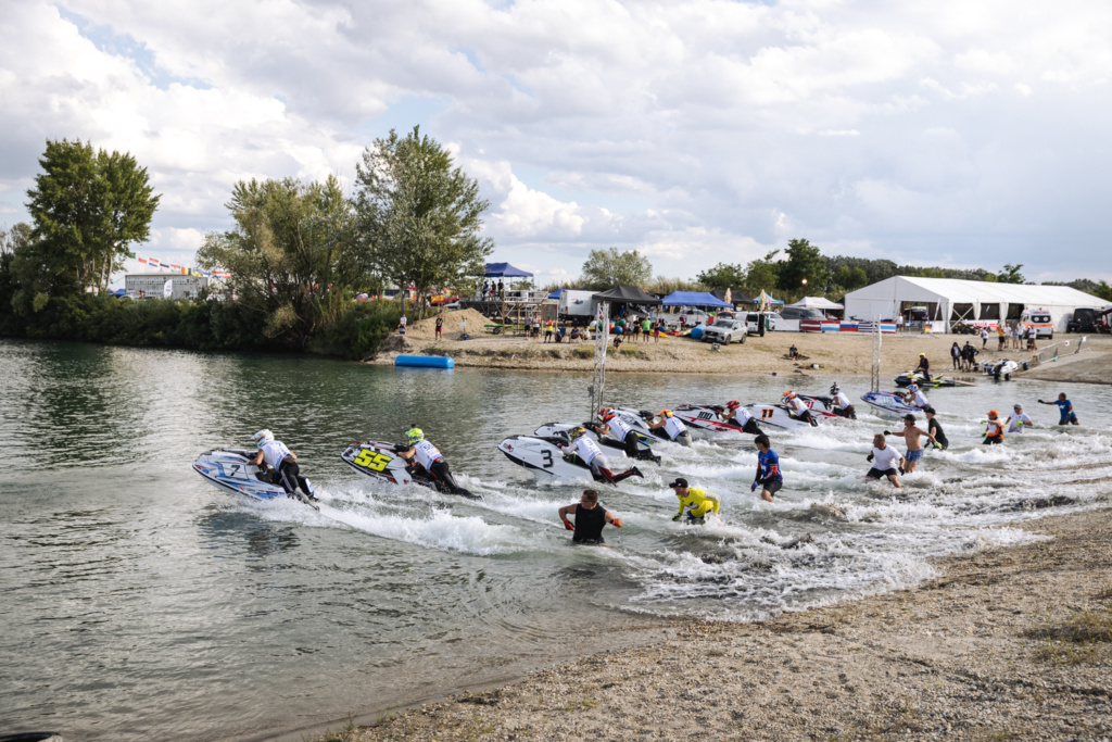Read more about the article Jet-ski Eb és junior vb – Több magyar válogatott versenyző is közel került az éremszerzéshez